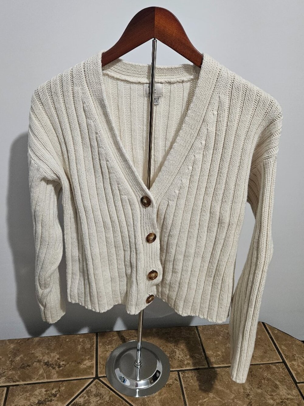 A New Day Beige Crop Cable Knit Button Front Sweater Sz M